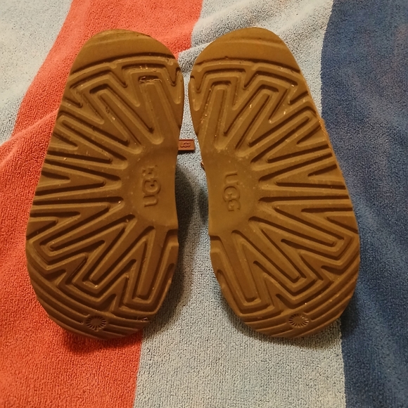 Kids uggs - Picture 5 of 6